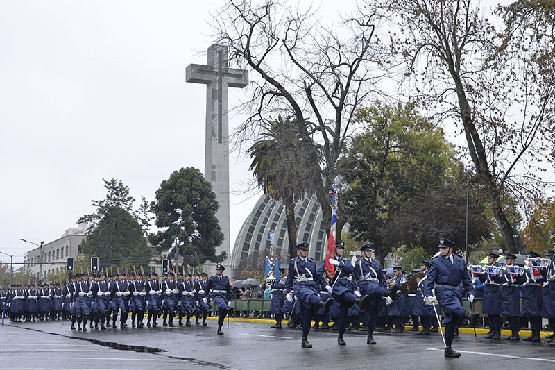 Vicepresidente asiste a la ceremonia Cívico Militar en honor al nuevo Natalicio de Comodoro Arturo Merino Benítez